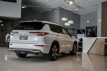 Mitsubishi Outlander 2026 photo 4