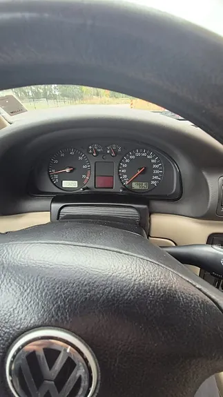 Volkswagen Passat 2000 photo 3