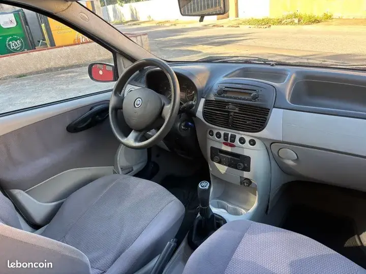 Fiat Punto 2003 photo 3