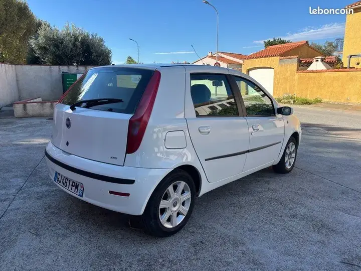Fiat Punto 2003 photo 2