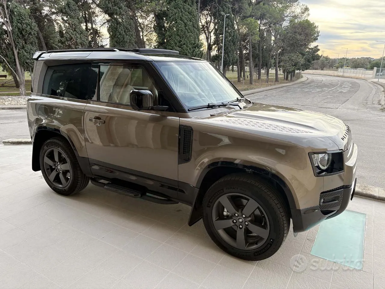 Land Rover Defender 2024 photo 3