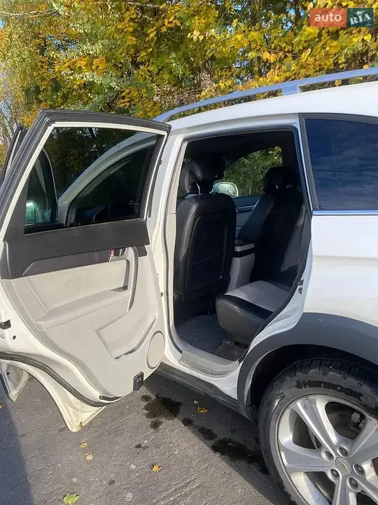 Chevrolet Captiva 2011 photo 4