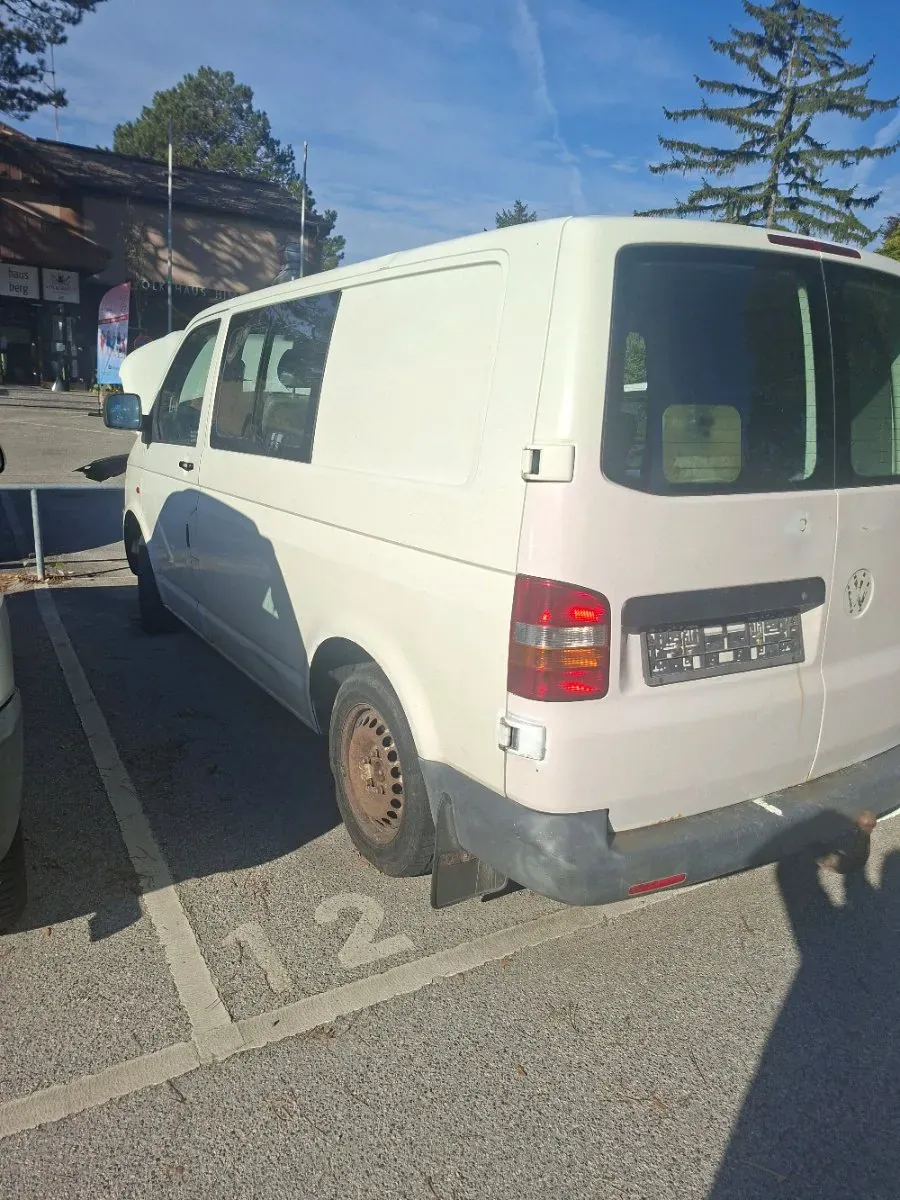 Volkswagen T5 2005 photo 2