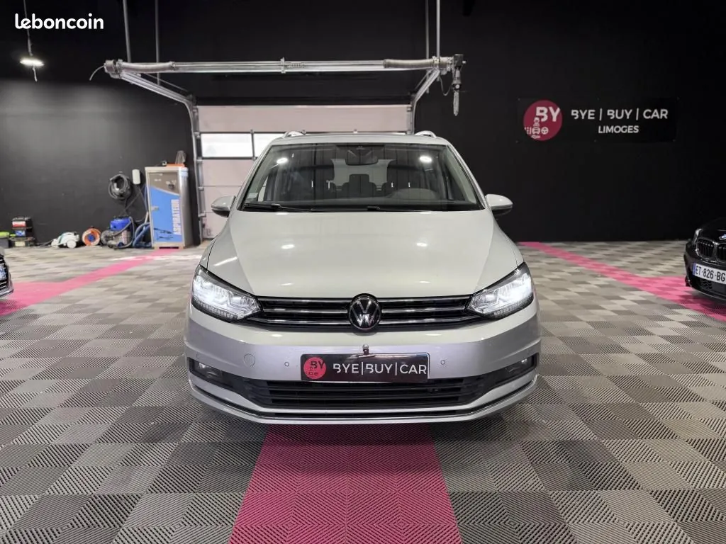 Volkswagen Touran 2023 photo 3