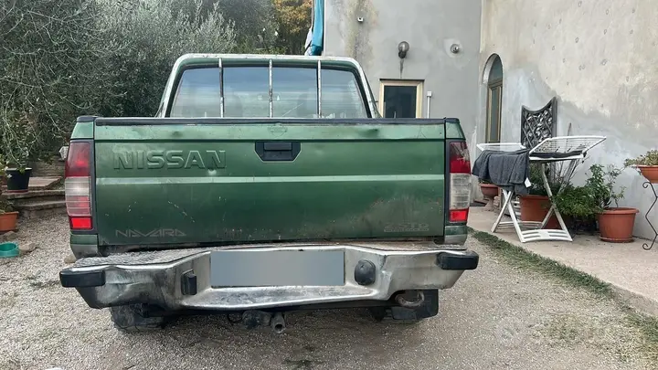 Nissan Navara 2000 photo 4