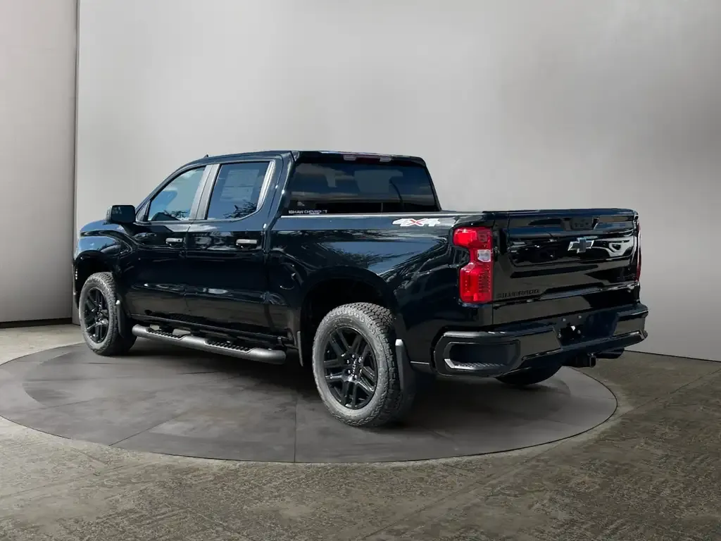 Chevrolet Silverado 1500 2026 photo 3