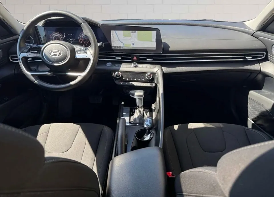 Hyundai Elantra 2025 photo 5