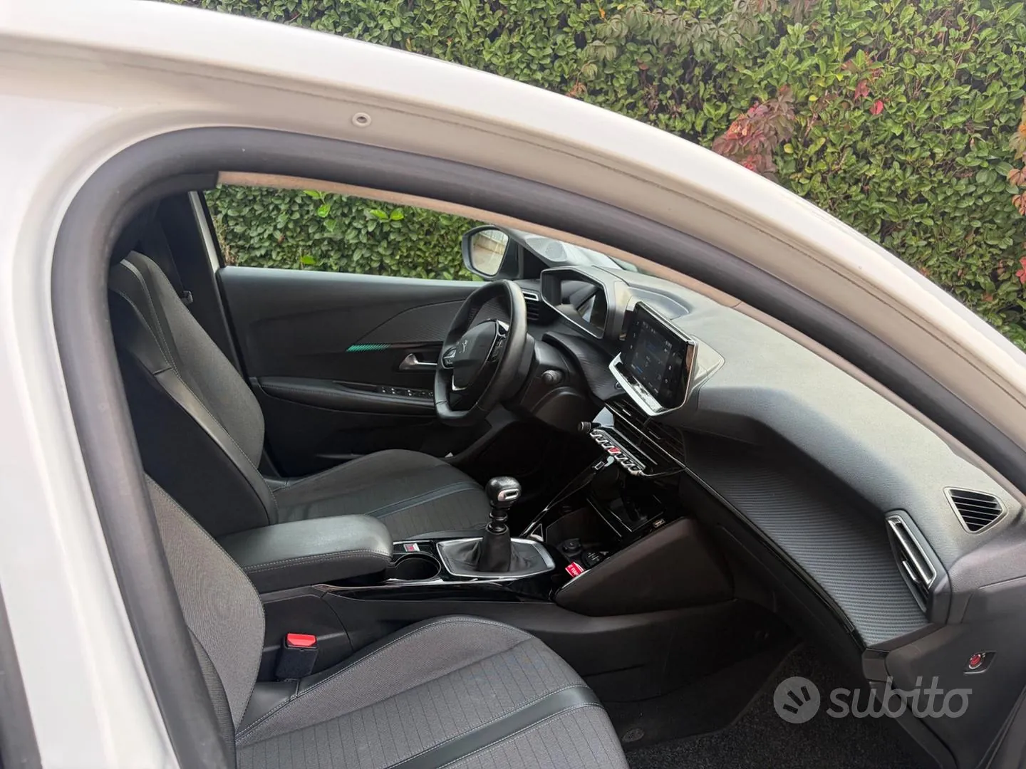 Peugeot 208 2022 photo 5