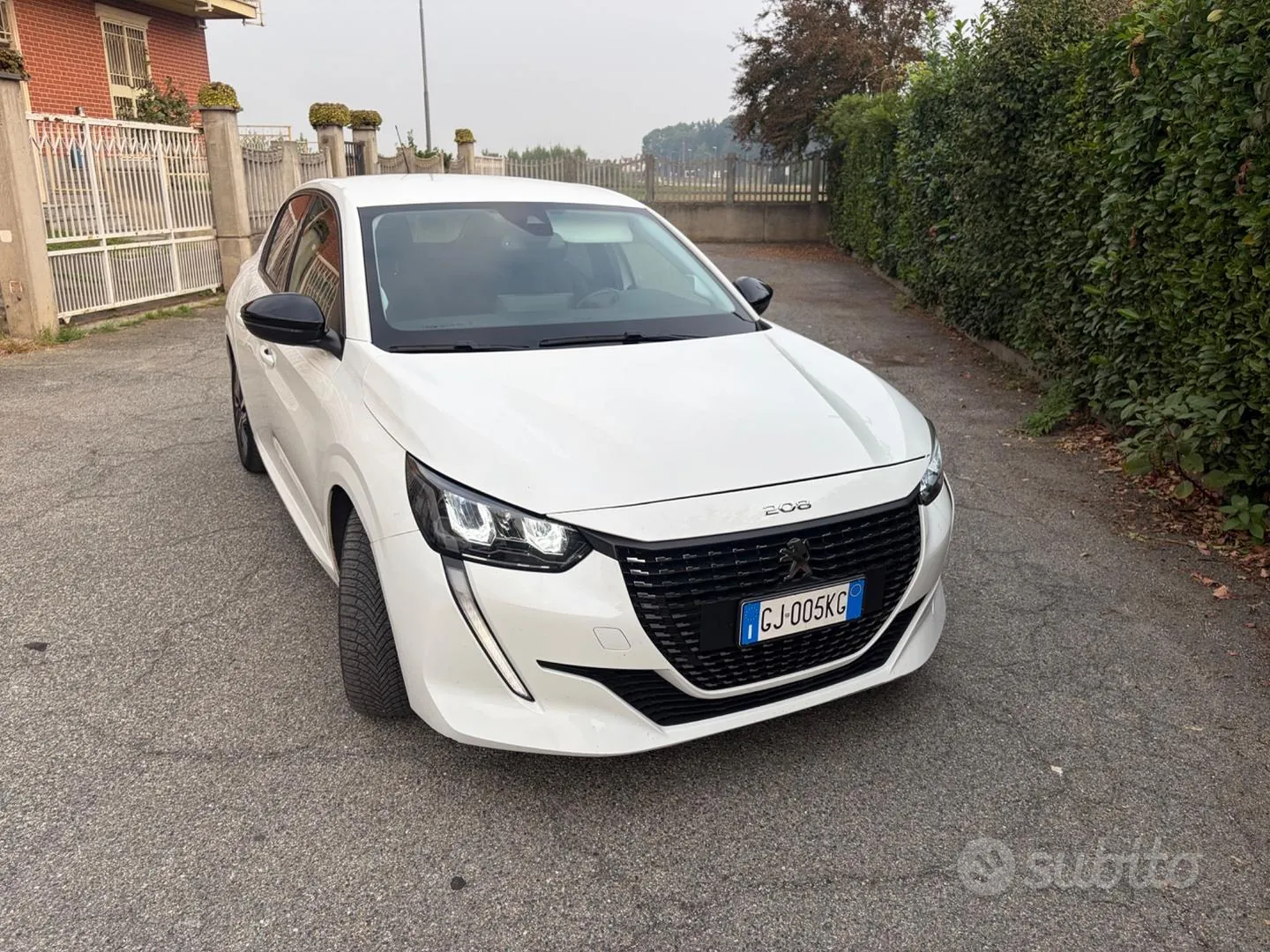 Peugeot 208