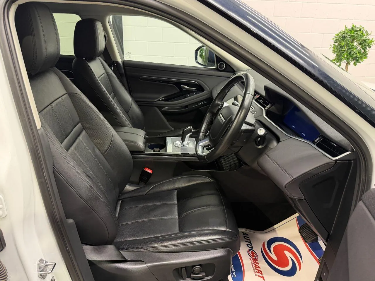 Land Rover Range Rover Evoque 2019 photo 2