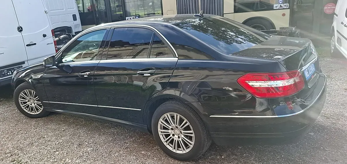 Mercedes-Benz E-Class 2012 photo 3