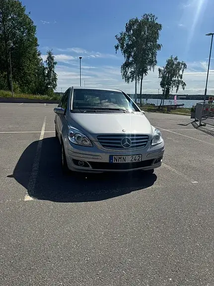 Mercedes-Benz B 200 2008 photo 2