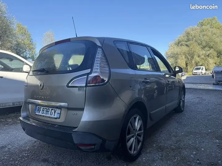 Renault Scenic 2013 photo 4