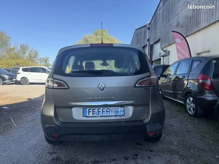 Renault Scenic 2013 photo 5