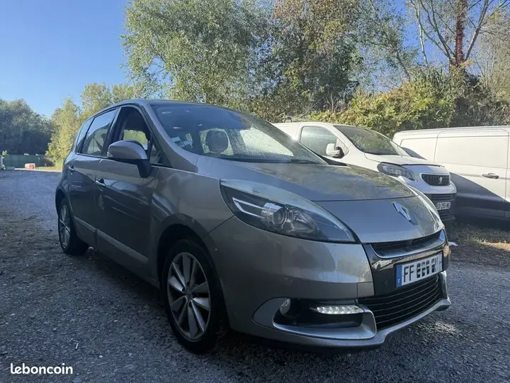 Renault Scenic 2013 photo 3