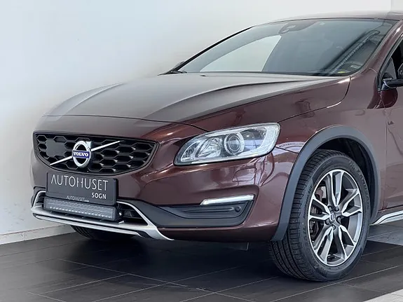 Volvo S60 2017 photo 2