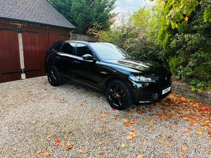 Jaguar F-Pace 2018 photo 5