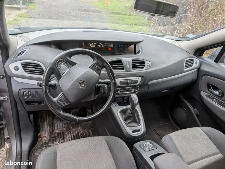 Renault Grand Scenic 2014 photo 3