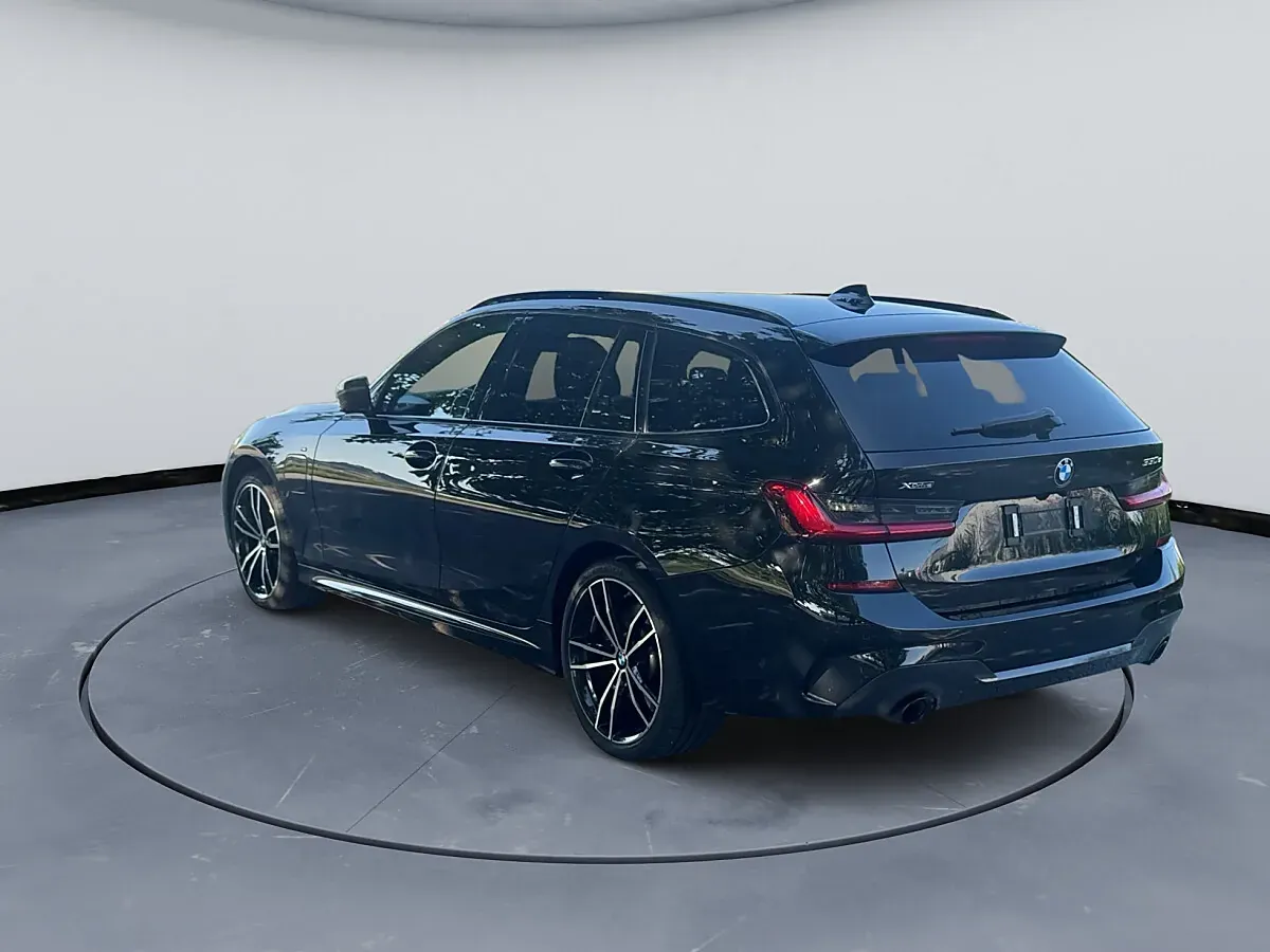 BMW 3 Series 2021 photo 3