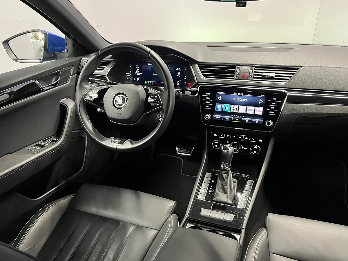 Skoda Superb 2023 photo 2