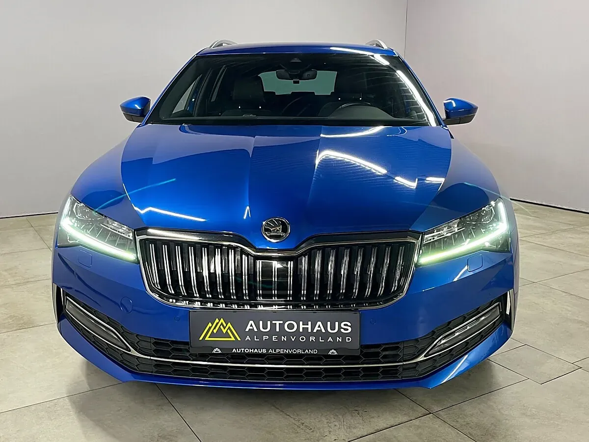 Skoda Superb 2023 photo 3