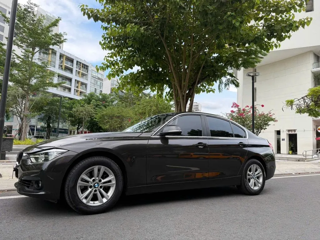 BMW 3 Series 2015 photo 3