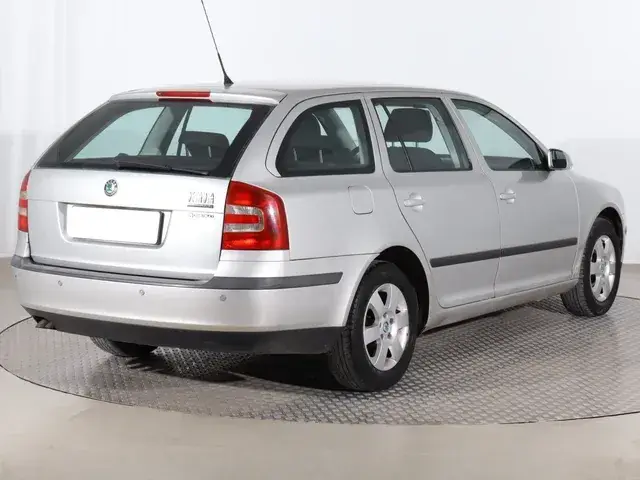 Skoda Octavia Combi 2006 photo 4