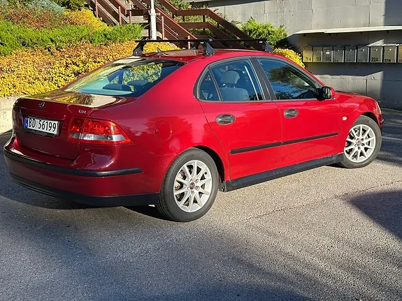 Saab 9-3 2005 photo 2