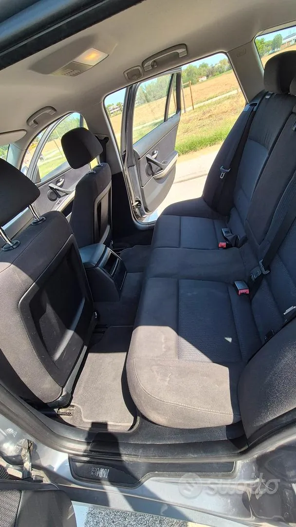 BMW 3 Series 2011 photo 5