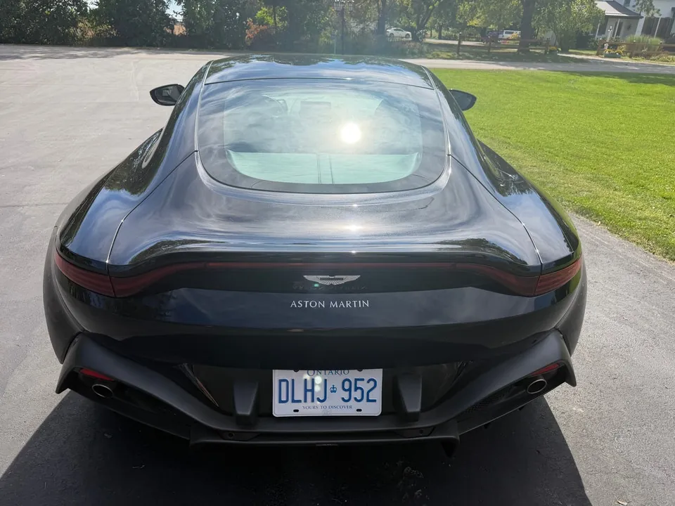 Aston Martin V8 Vantage 2000 photo 4