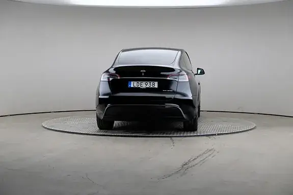 Tesla Model Y 2023 photo 2