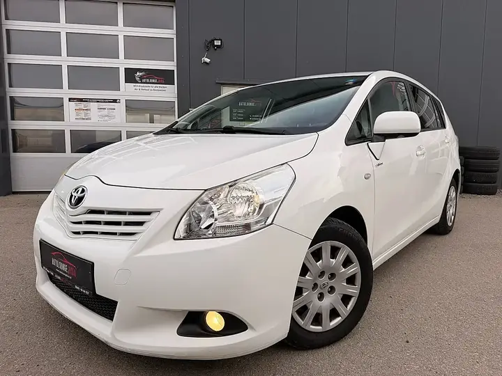 Toyota Verso 2011 photo 3