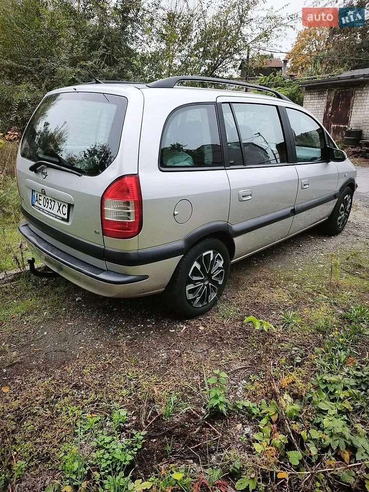 Opel Zafira 2004 photo 2
