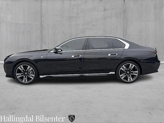 BMW I7 2023 photo 4