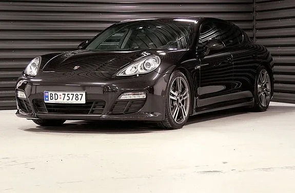 Porsche Panamera 2012 photo 5