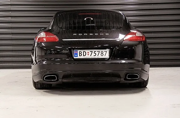 Porsche Panamera 2012 photo 4