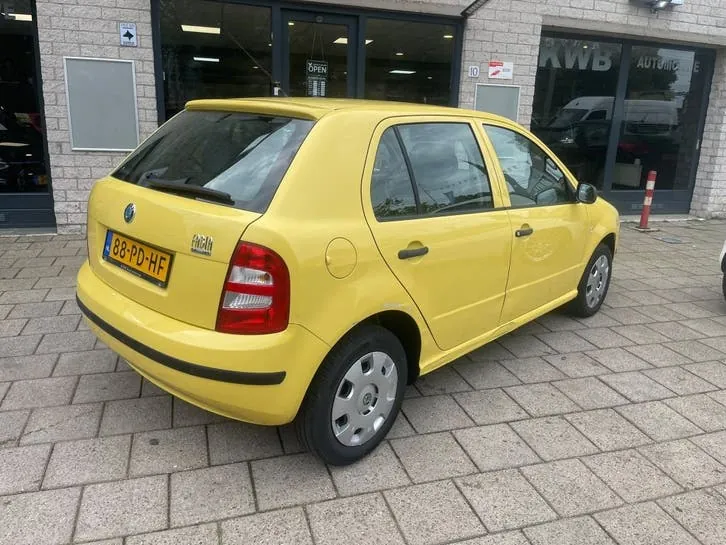 Skoda Fabia 2004 photo 3