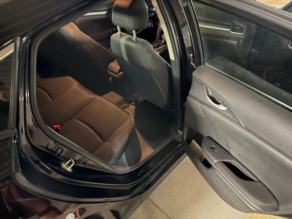 Honda Civic 2018 photo 3