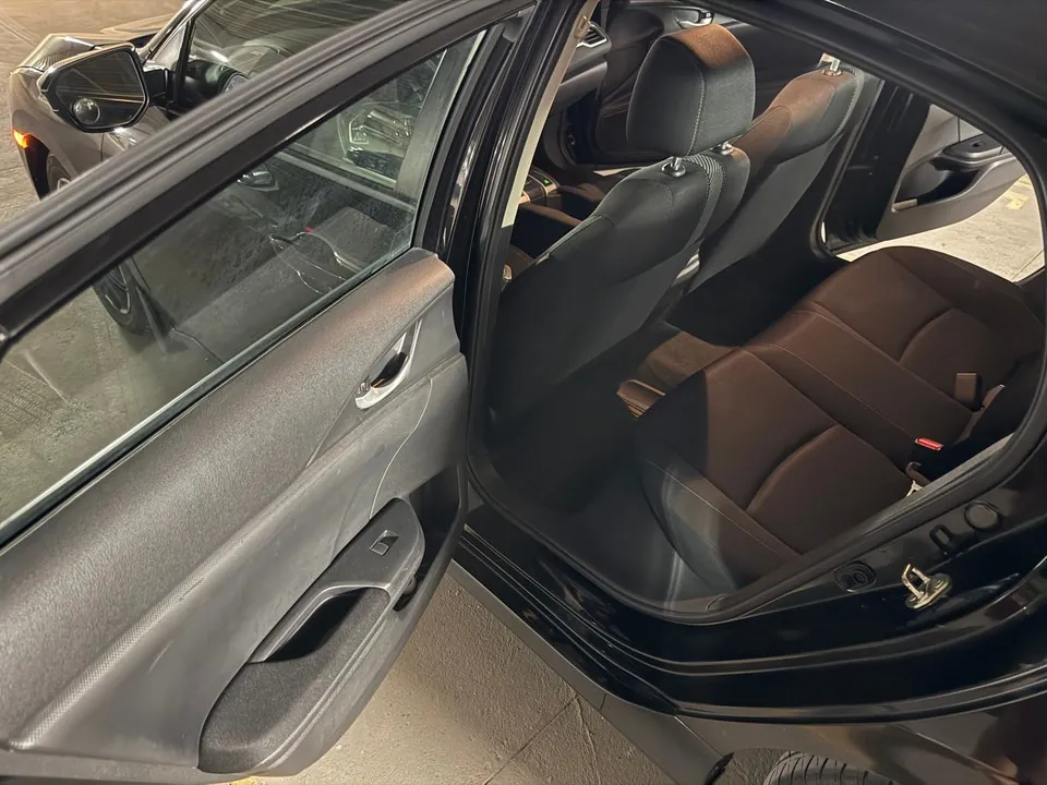 Honda Civic 2018 photo 2