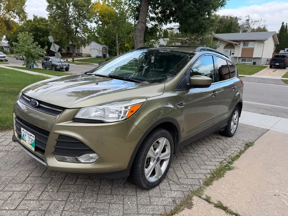 Ford Escape 2013 photo 2