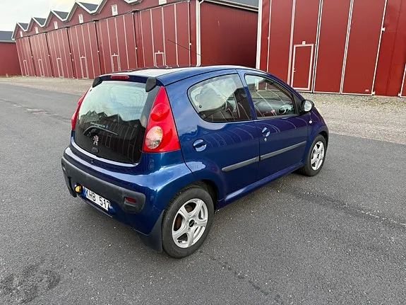 Peugeot 107 2008 photo 3