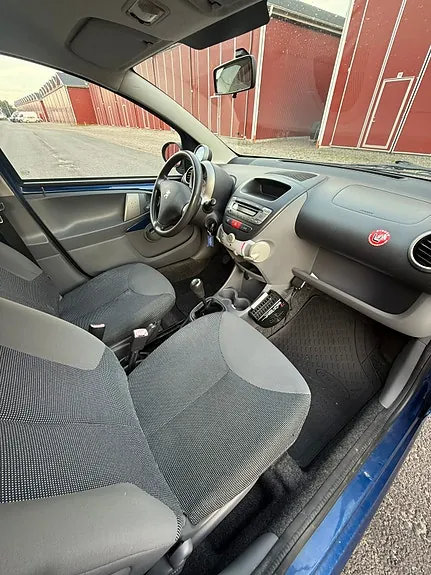 Peugeot 107 2008 photo 4