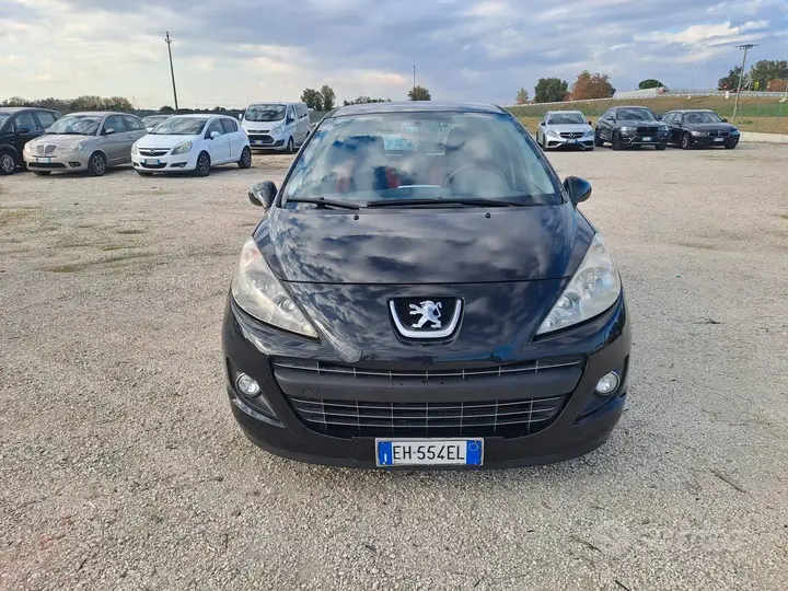 Peugeot 207 2012 photo 2