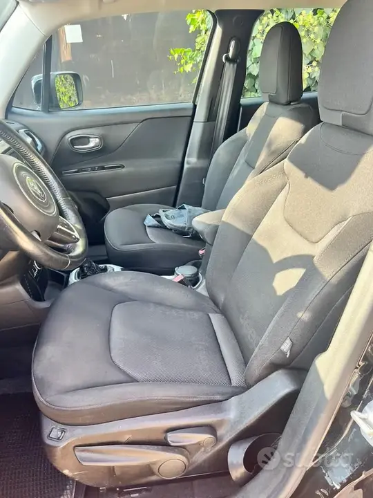 Jeep Renegade 2015 photo 5