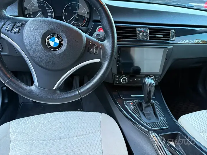 BMW 318D 2011 photo 4