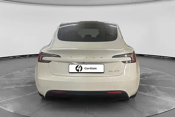 Tesla Model 3 2024 photo 4