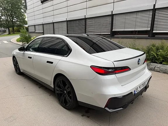 BMW I7 2023 photo 4