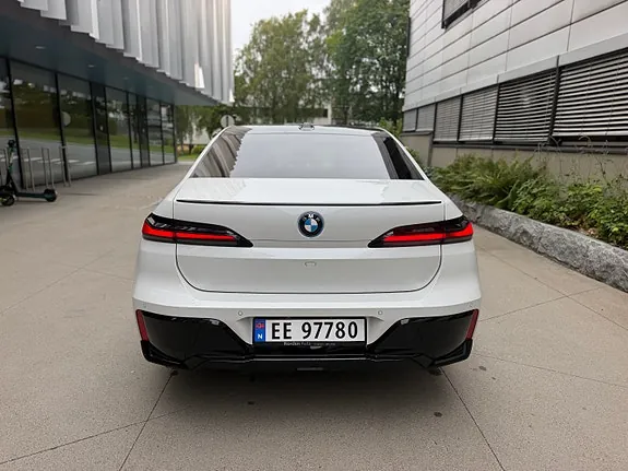 BMW I7 2023 photo 5
