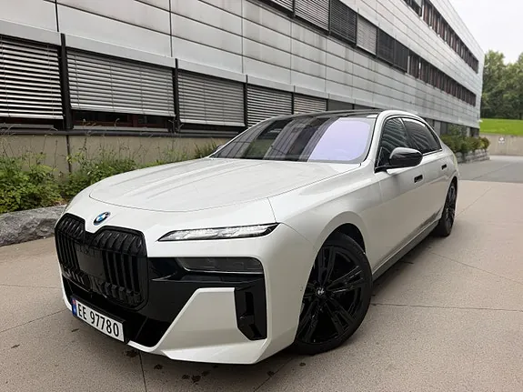 BMW I7