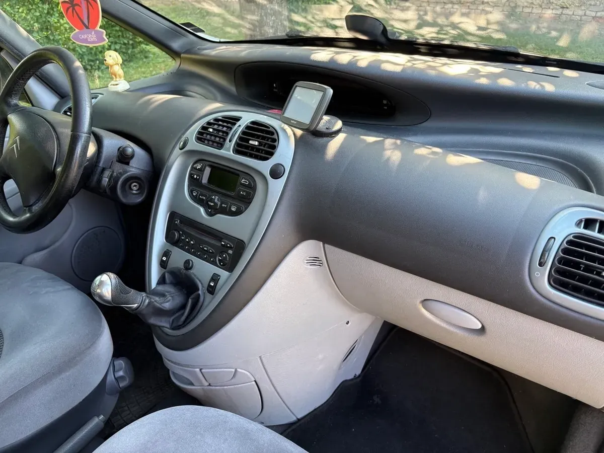 Citroen Xsara Picasso 2010 photo 3